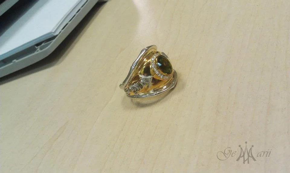Ring med dyremotiv — en anden vinkel