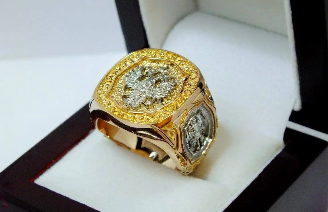 Ring med rundt relief — en anden vinkel