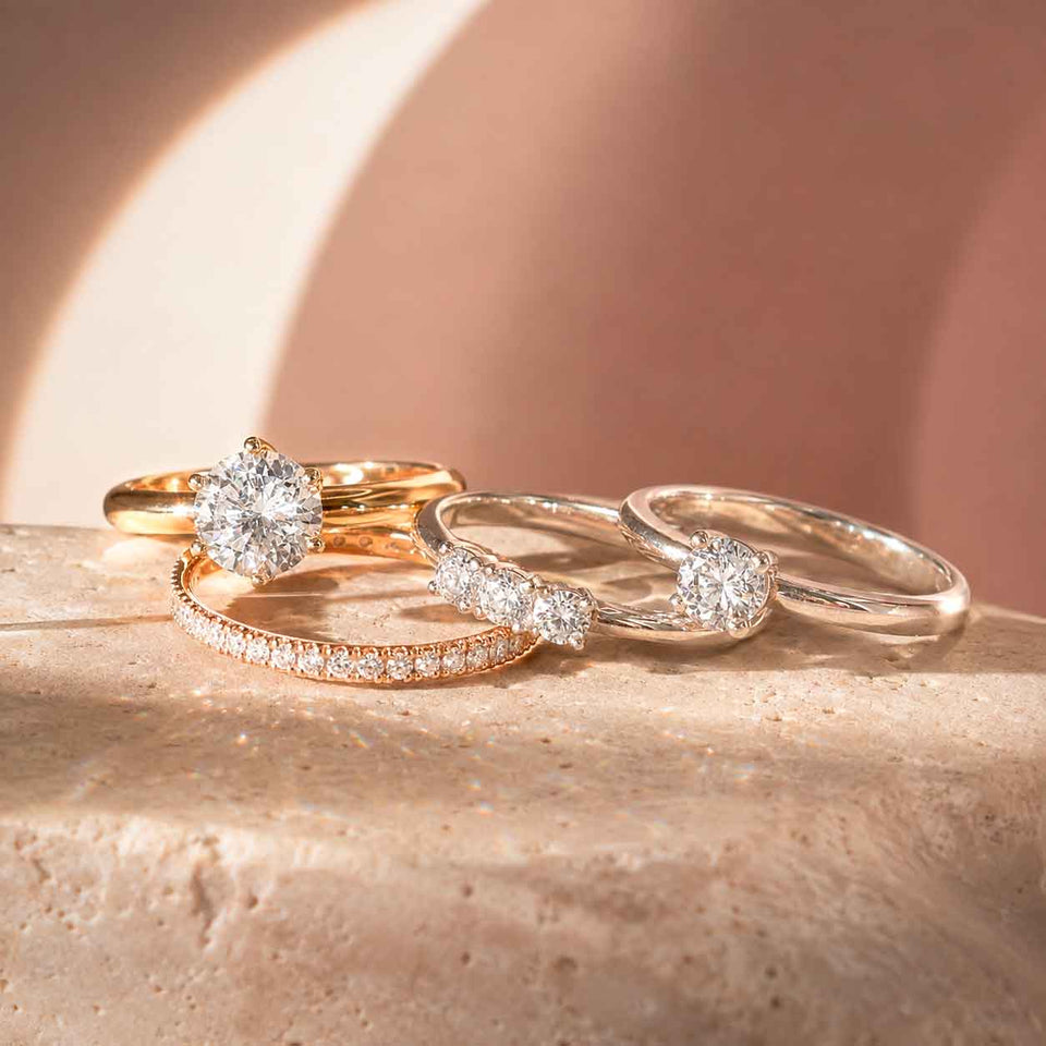Ringe i gult guld og hvidguld med diamanter fra Gemmarii