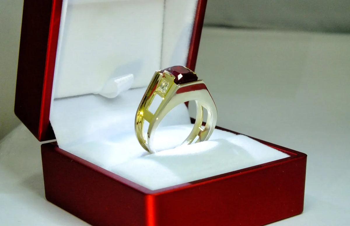 Kantet ring med rød midte — 1