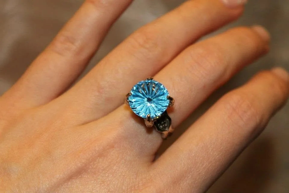 Ring med klar blå midte — 1