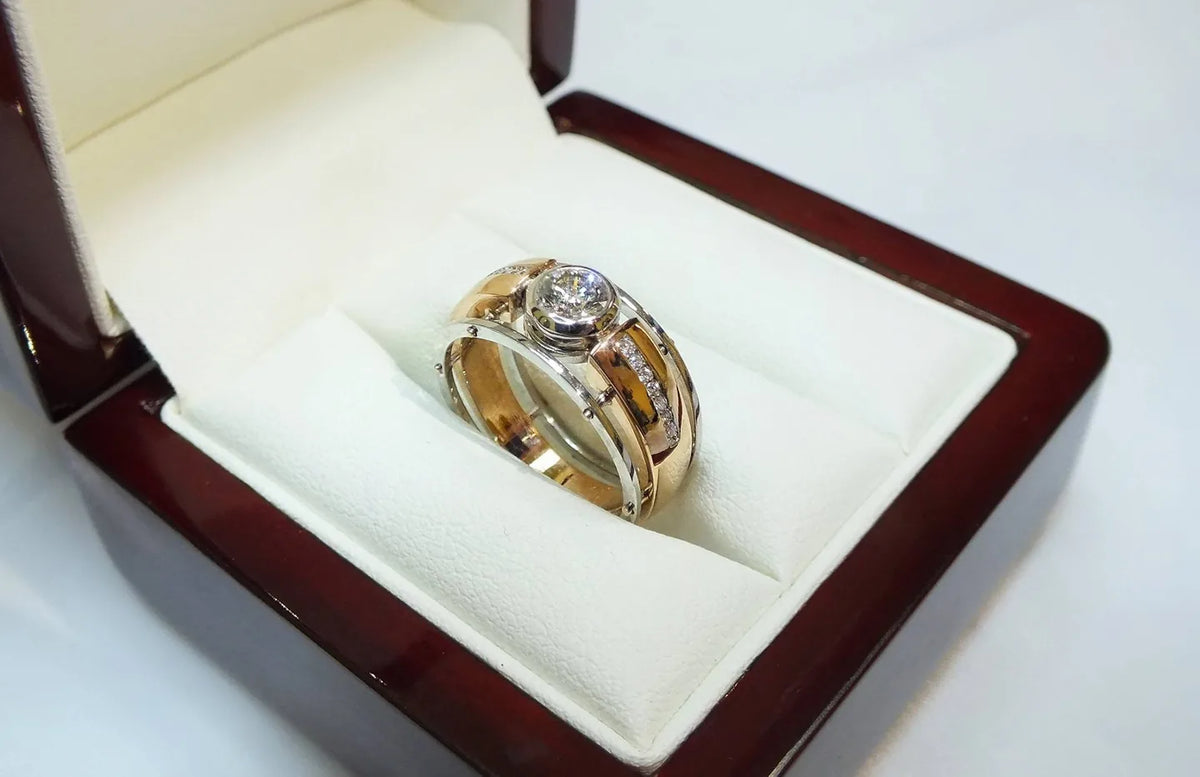 Ring med slyngede linjer