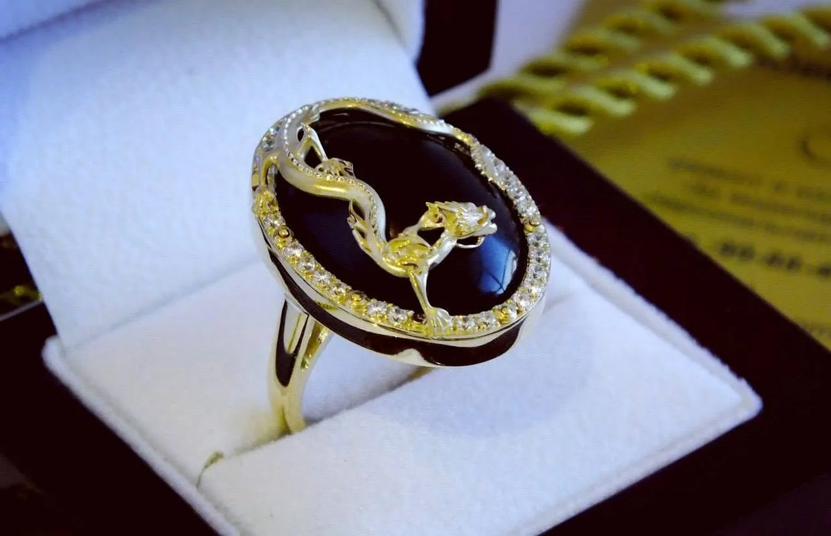 Ring med silhuetmotiv