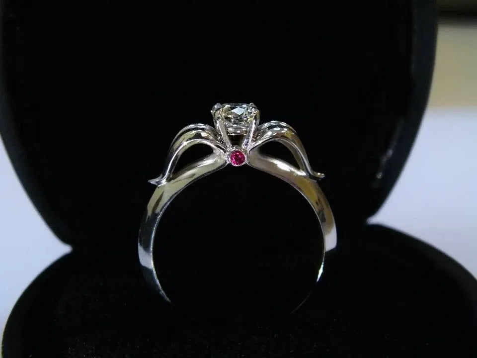 Ring med buet indfatning — 1