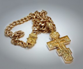 Guldkors og en kæde